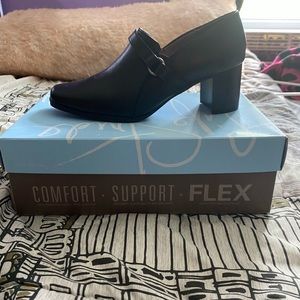 Black LifeStride heels